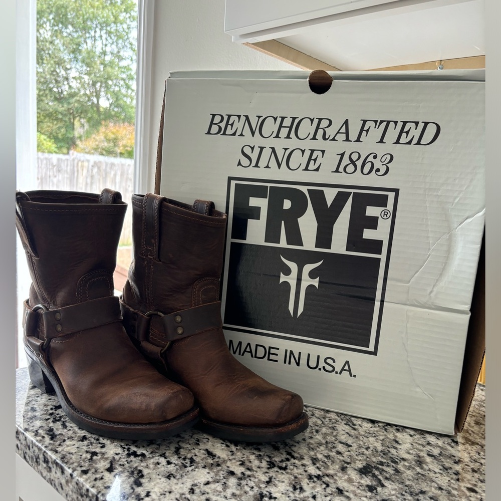 Frye Harness 8R boots